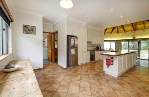 Seal Rocks House | Far Shore
