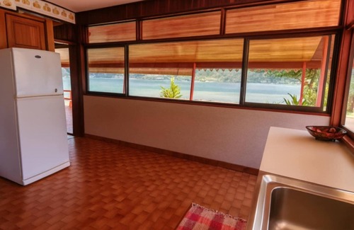 Cook's Bay House | Faratea Bayhouse - Seaside, large garden, unique panoramic view.