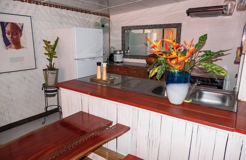 Moorea-Maiao House | FARE BAMBOO with PALAPA and shared pool