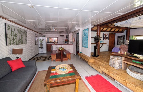 Moorea-Maiao House | FARE BAMBOO with PALAPA and shared pool