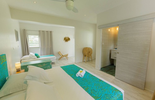 Teahupoo Hotel | FARE VAVAE