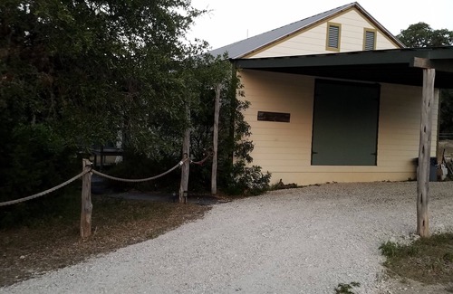 Utopia Cottage | Farhaven Guest Cottage