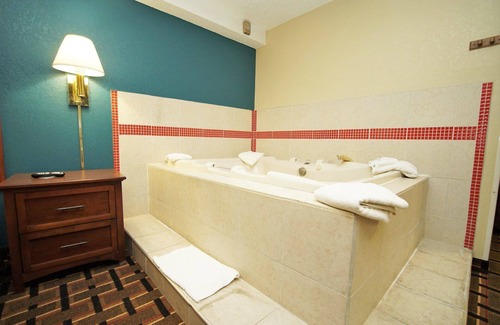 Faribault Hotel | Faribault Hometown Inn & Suites