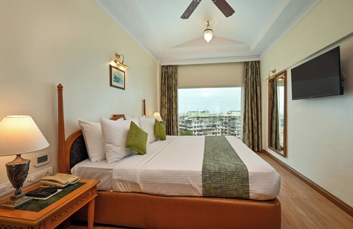Wellington Pier Hotel | Fariyas Hotel