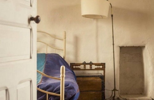 Ploeven House | Farm building overlooking the bay of Douarnenez