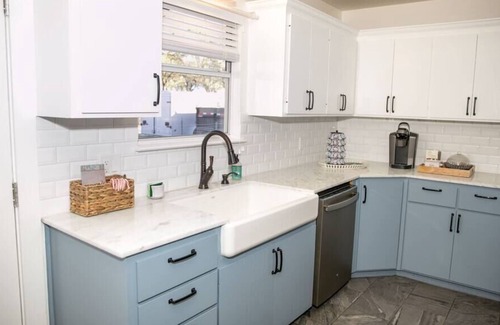 Waco House | Farm Cottage on homestead 20 min to Waco