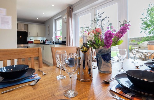 St. Andrews Cottage | Farm Cottage Retreat, with a 6-person hot tub. 5 minutes outside St.Andrews.