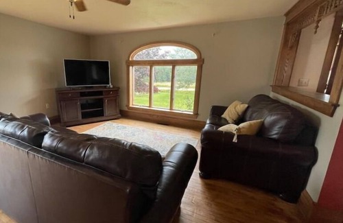 Engadine Other | Farm house on 80 acres bring your horse too