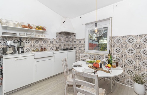 Lagos Other | Farm house on sustainable farm with animals