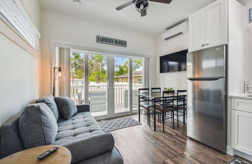 Dunedin House | Farm House Tiny Home on Pinellas Trail w/Heated Pool