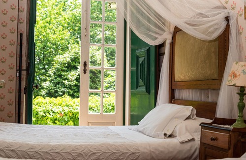 Guimaraes Other | Farm house with private swimming pool and gardens