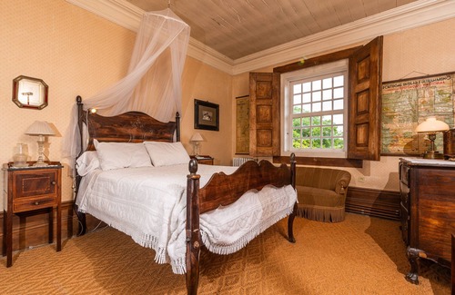 Guimaraes Other | Farm house with private swimming pool and gardens