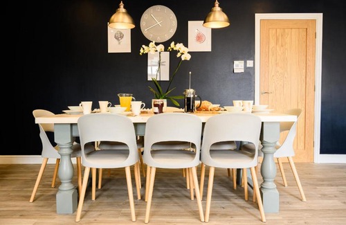 Dunholme House | Farmcourt Barn 55 Eastfield Lane