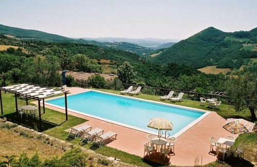 Monte Santa Maria Tiberina House | Farmhouse in Umbria near Palazzo Bourbon