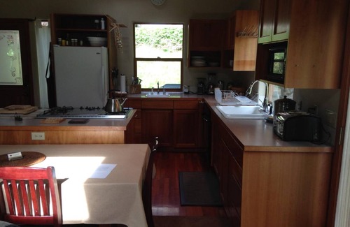 Lummi Island House | Farmhouse ∙ 8 guests
