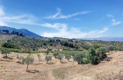 Quarrata House | Farmhouse abode with Pool and Tuscan Charm
