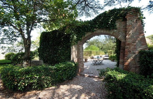 San Venanzo Apartment | Farmhouse apartments with breathtaking scenery and unspoiled nature.