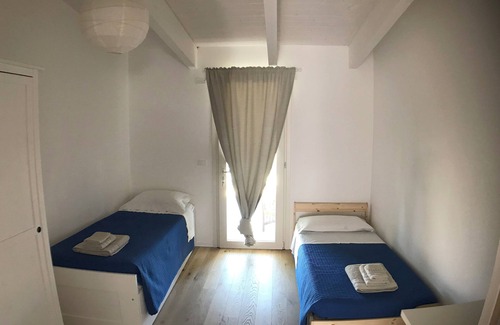 Ostra Other | Farmhouse - APIS IN TABULA - Nestled in the tranquility of the rolling hills.