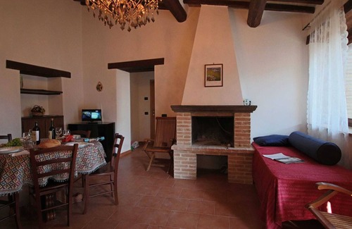 Gualdo Cattaneo Other | Farmhouse Bliss with Pool, Wine and tails