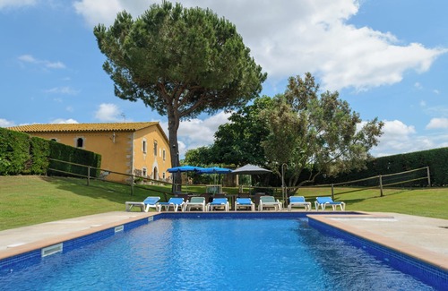 Aiguaviva House | Farmhouse 'Can Guinau' with Mountain View, Private Pool and Wi-Fi
