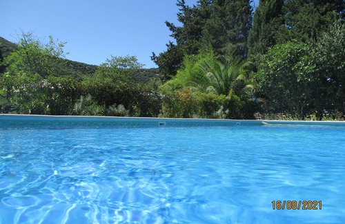 Sauve Cottage | Farmhouse Cottage,sleeps 4 characterful,garden,pool, WIFI beautiful setting