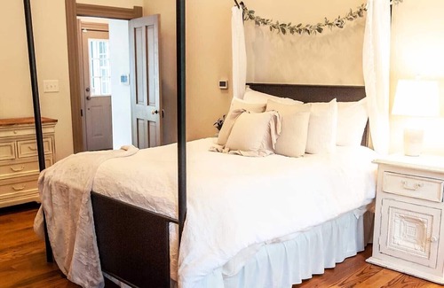 Westfield Other | Farmhouse Estate with Pool,Entertainment Barn and Hot Tub in Suburban Indy