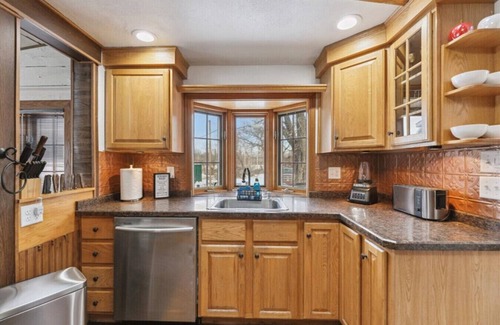 East Leroy House | Farmhouse in Battle Creek