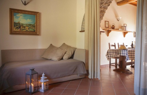 Arezzo Other | Farmhouse in Campriano with Pool and Wine Tours