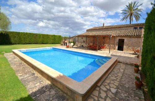 Vilafranca de Bonany House | Farmhouse in Mallorca with Pool & Views