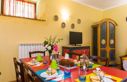Monteluiano House | Farmhouse in hilly area in Gubbio with pool