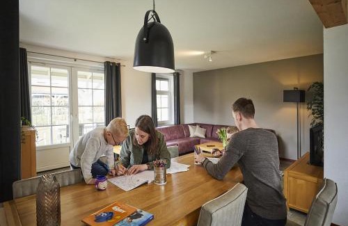 Roggel Villa | Farmhouse in Limburg with Sauna & Pool