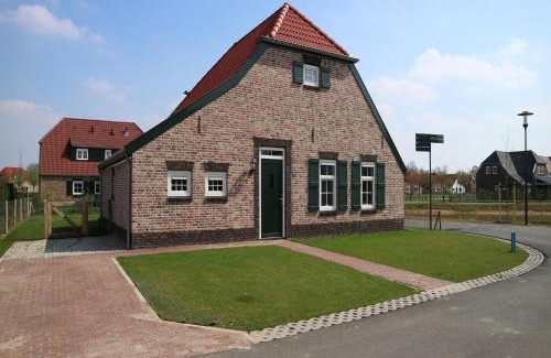 Roggel Villa | Farmhouse in Limburg with Sauna & BBQ Terrace