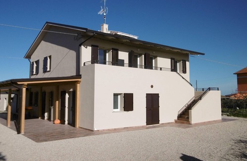 Fermo Apartment | Farmhouse in Marche with Pool near Adriatic Sea