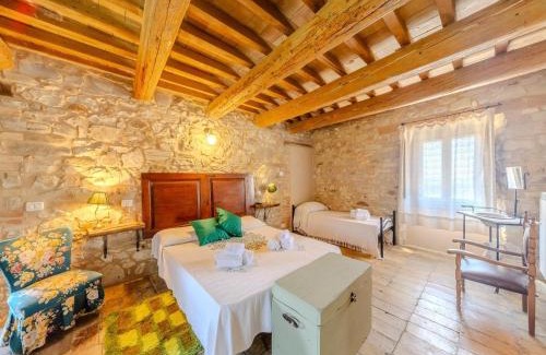 Frontino House | Farmhouse in Marche with Private Pool