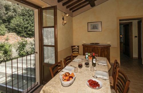Montoro House | Farmhouse in Montoro near Montoro Castle