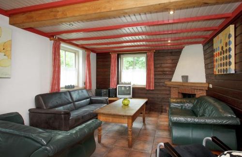 Lage Mierde House | Farmhouse in Reusel near Cycling Routes, cleaning included