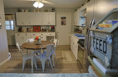 Lebanon Other | Farmhouse in the Country-Perfect Place to Relax and Enjoy Family and Friends!