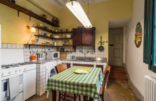 Bacchereto Other | Farmhouse in Tuscany near Renaissance Villa