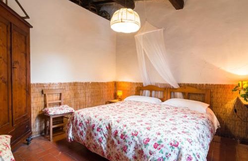 Bacchereto House | Farmhouse in Tuscany near Renaissance Villa
