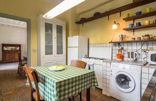 Bacchereto House | Farmhouse in Tuscany near Renaissance Villa