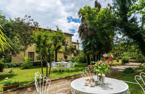 Bacchereto House | Farmhouse in Tuscany near Renaissance Villa
