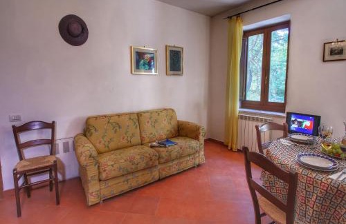 Gualdo Cattaneo House | Farmhouse in Umbria near Lake Trasimeno