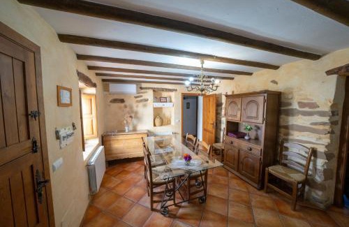 Laroya House | farmhouse la Curiosa