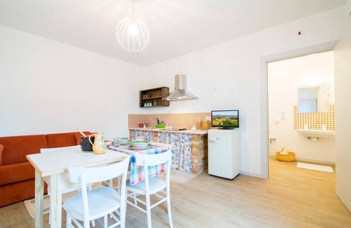 Fermo Apartment | Farmhouse near Adriatic Sea with Pool