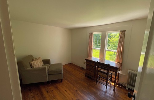 Bethany Other | Farmhouse Oasis Retreat Near New Haven, CT