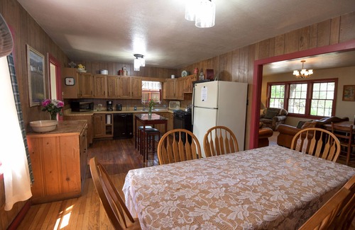 Vanderpool Other | FarmHouse on the Creek near Parks & Winery