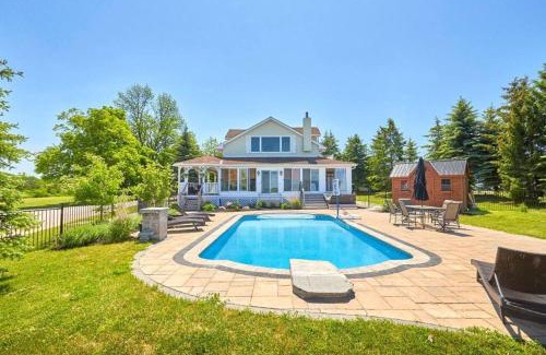 Minesing Apartment | Farmhouse Resort