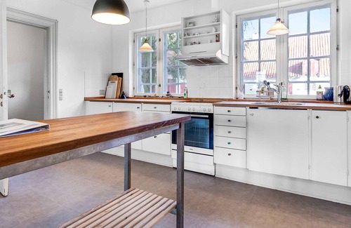 Langeland Municipality House | Farmhouse with a view of wild nature