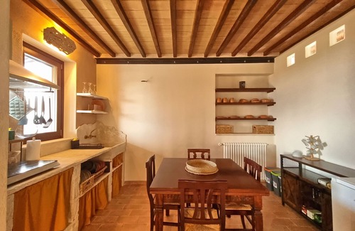 Gualdo Cattaneo Apartment | Farmhouse with panoramic views surrounded by forest in the center of Umbria