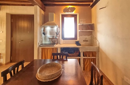 Gualdo Cattaneo Apartment | Farmhouse with panoramic views surrounded by forest in the center of Umbria